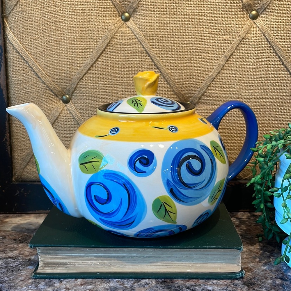 Hausenware teapot